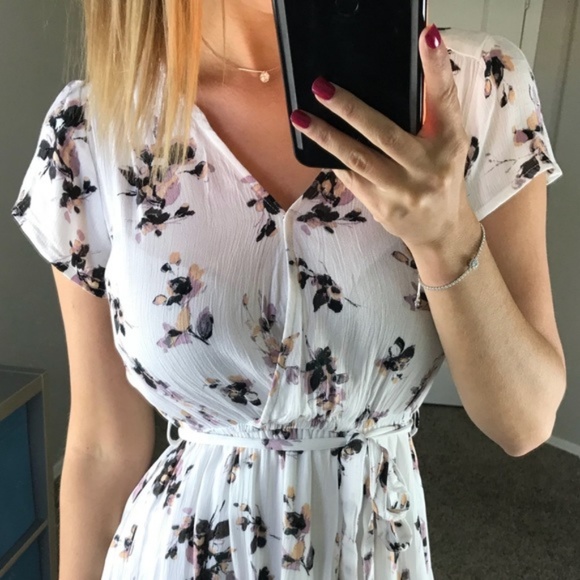 -Ivory Floral Wrap Dress- - Picture 5 of 5